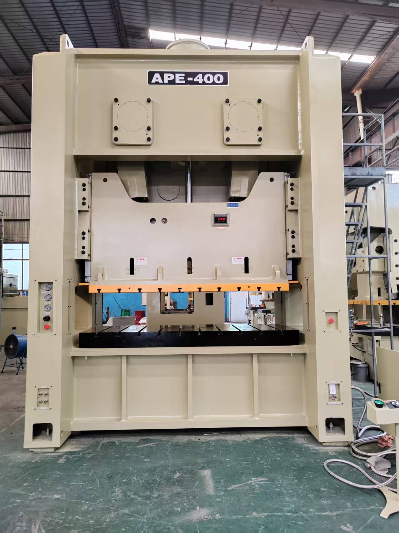 The Manufacturing of Aluminum Foil Containers and the Application of Pressing Machines