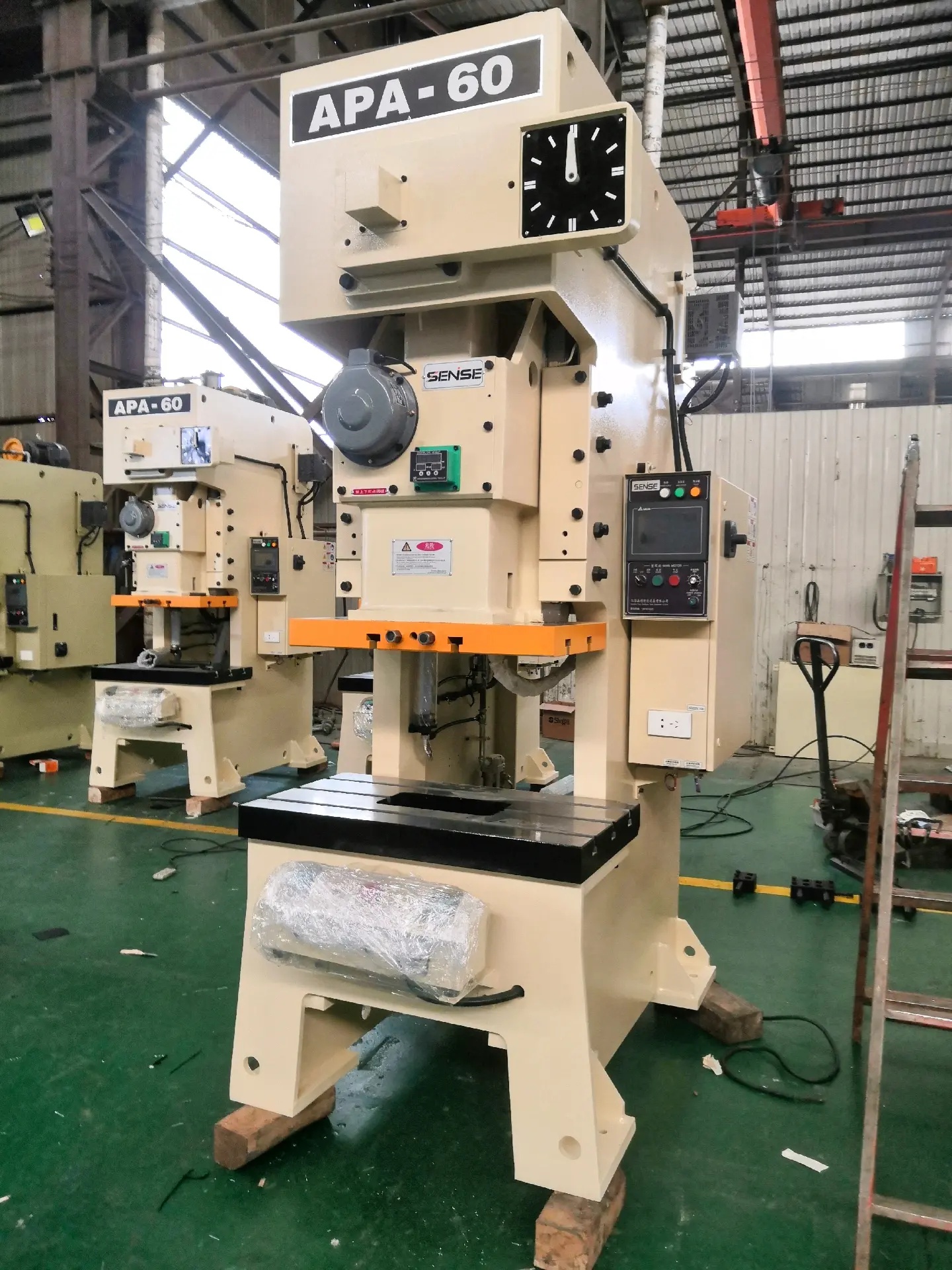 The Difference Between Cold Forging Press Machines and Hot Forging Press Machines