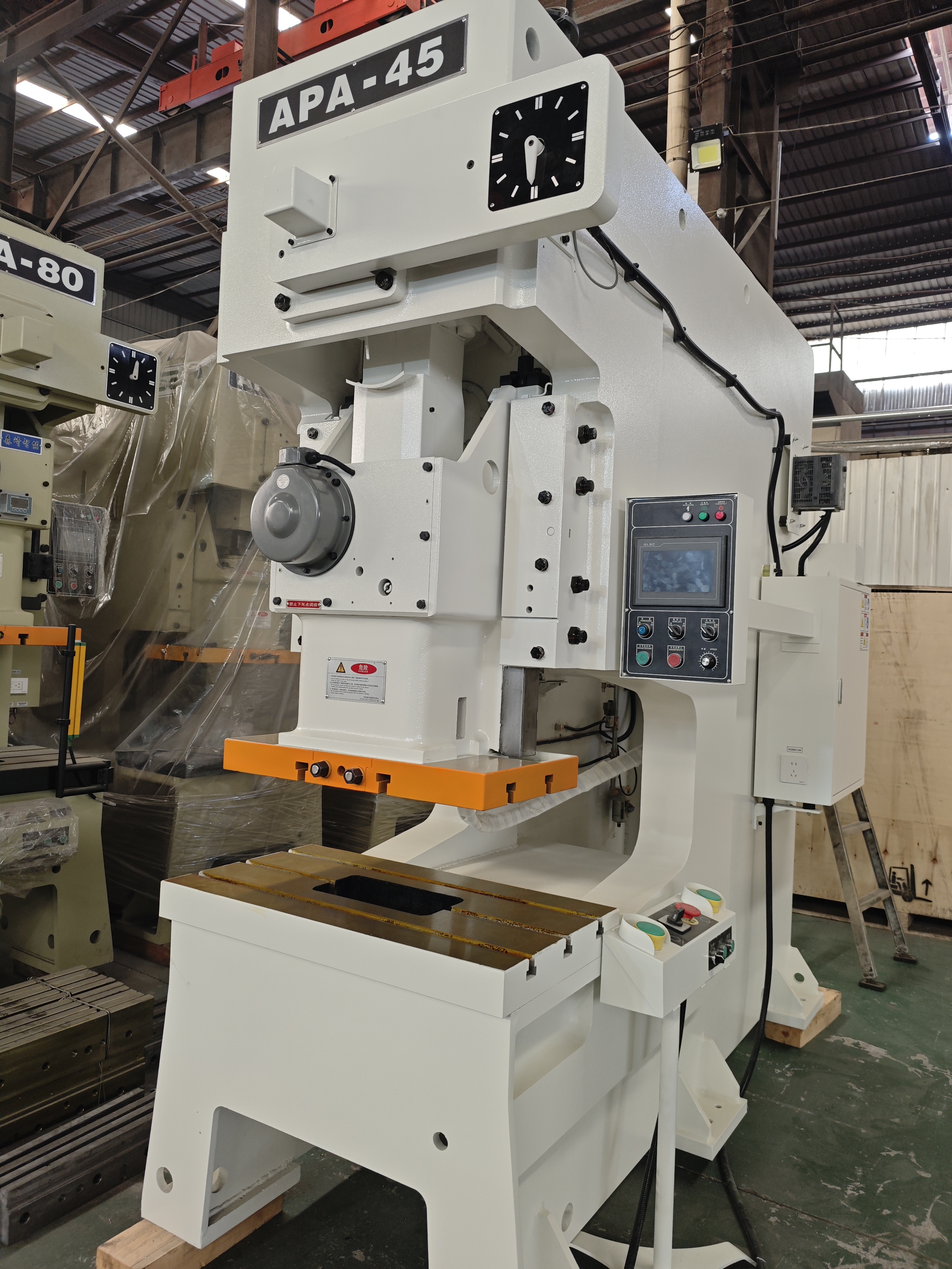 The Power Transmission Master Inside a Pneumatic Press: Why Is the Crankshaft So Important?
